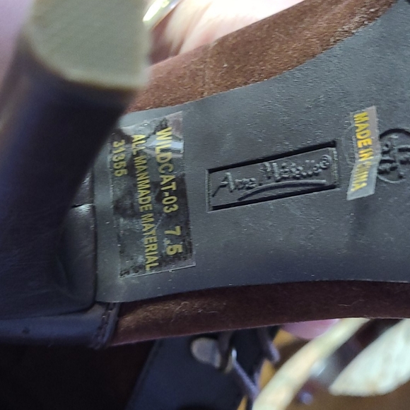 Ladies boots (NWOT) - Picture 5 of 8